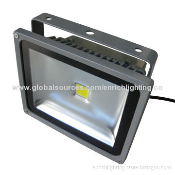 50W LED Floodlight with 85 to 265V AC Input Voltage and 60 to 100lm/W LED Luminous Efficiency